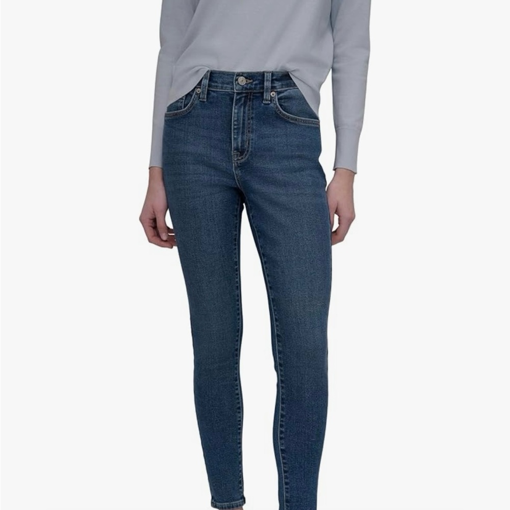 NWT DKNY High Rise Skinny Jeans!